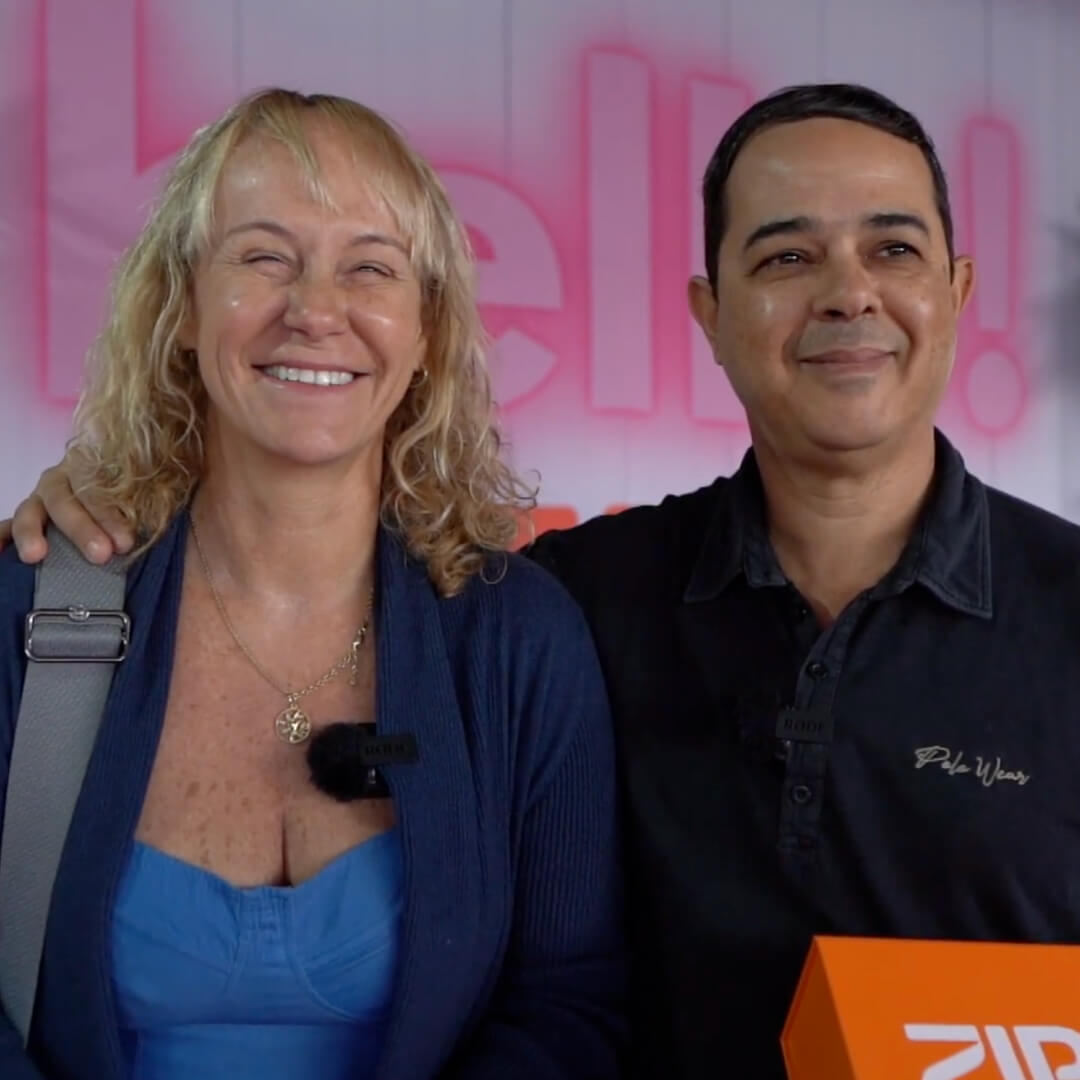 clientes da ZIP incorporadora dão depoimento durante evento de entrega de chaves do empreendimento Hello Residence em Belo Horizonte