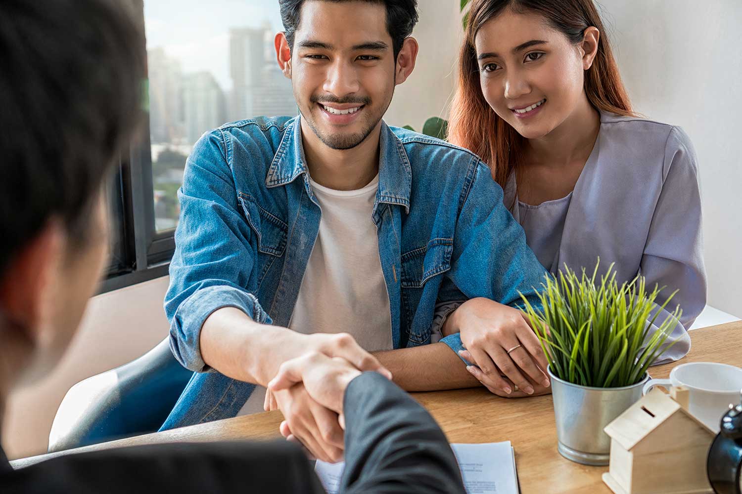 Apartamento antes do casamento: como funciona a compra conjunta de imóvel