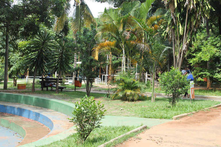 Espaço de lazer do Parque Ecológico do Eldorado.