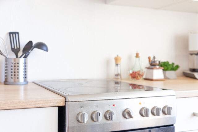 Cozinha impecável: dicas para limpar gordura em casa